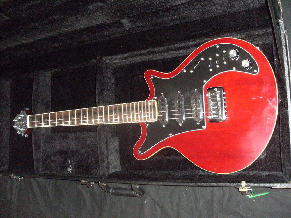 GUITARE HARLEY BENTON BM 75 DLX COPIE BRYAN MAY Instruments de musique