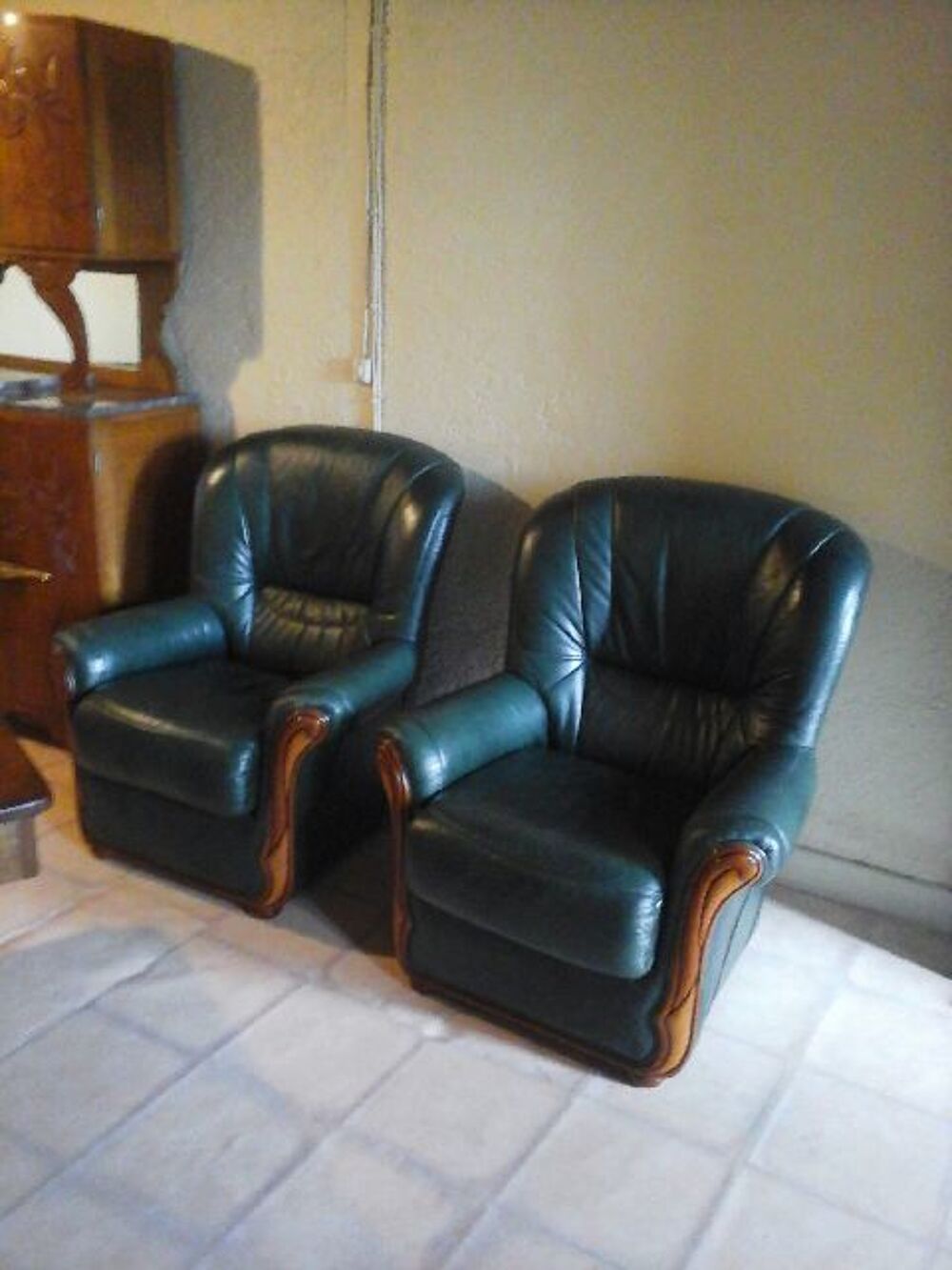 canap&eacute; 3 places plus deux fauteuils Meubles