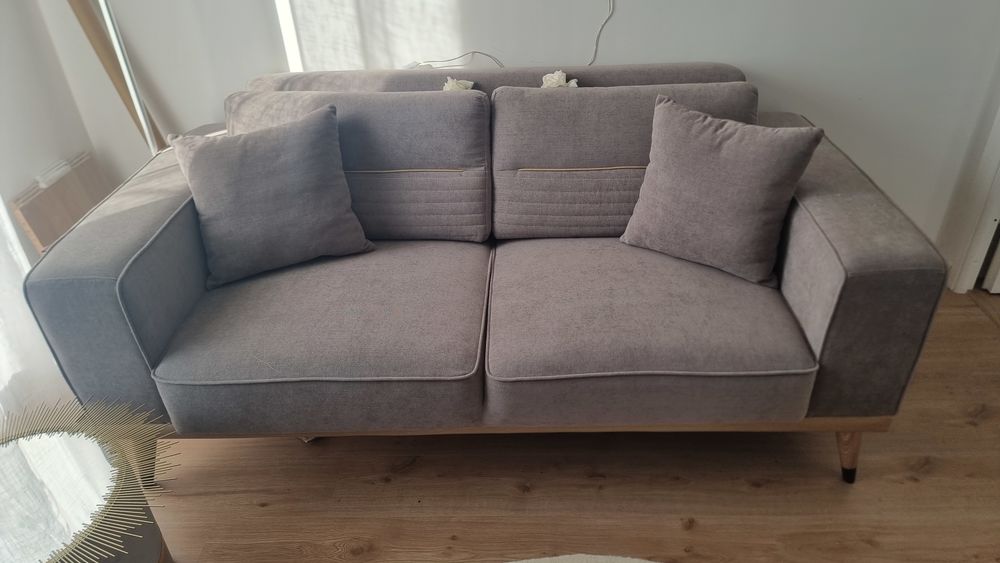 Lot de deux canap&eacute;s 3 places et 2 places
Meubles