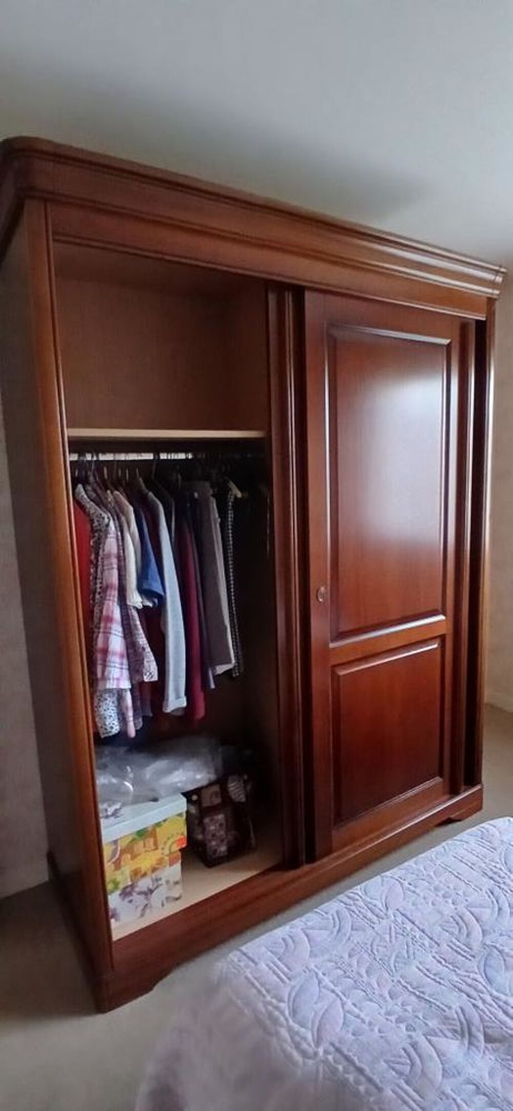 Belle Armoire en Merisier avec 2 portes coulissantes Meubles