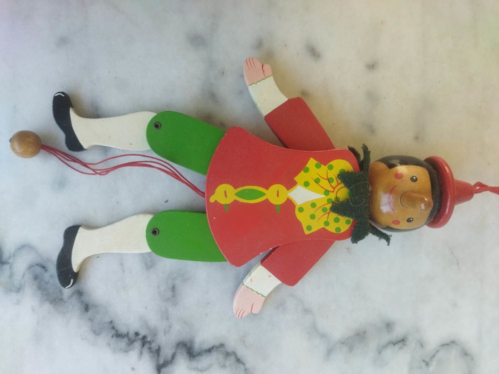 Pinocchio en bois a suspendre Jeux / jouets