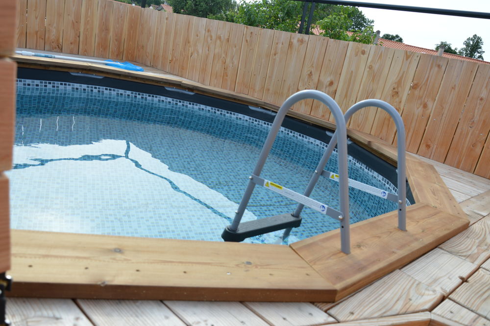 Piscine et bardage en bois Jardin