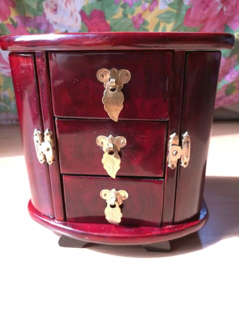 Armoirette � bijoux en bois bordeaux/rouge 39 Orl�ans (45)