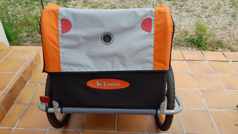 Remorque v&eacute;lo . Vélos