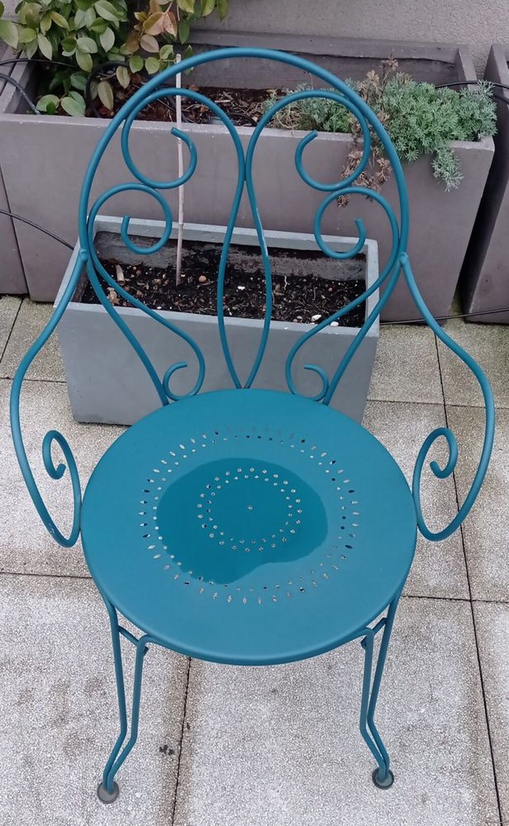 Table Fermob+chaises Meubles