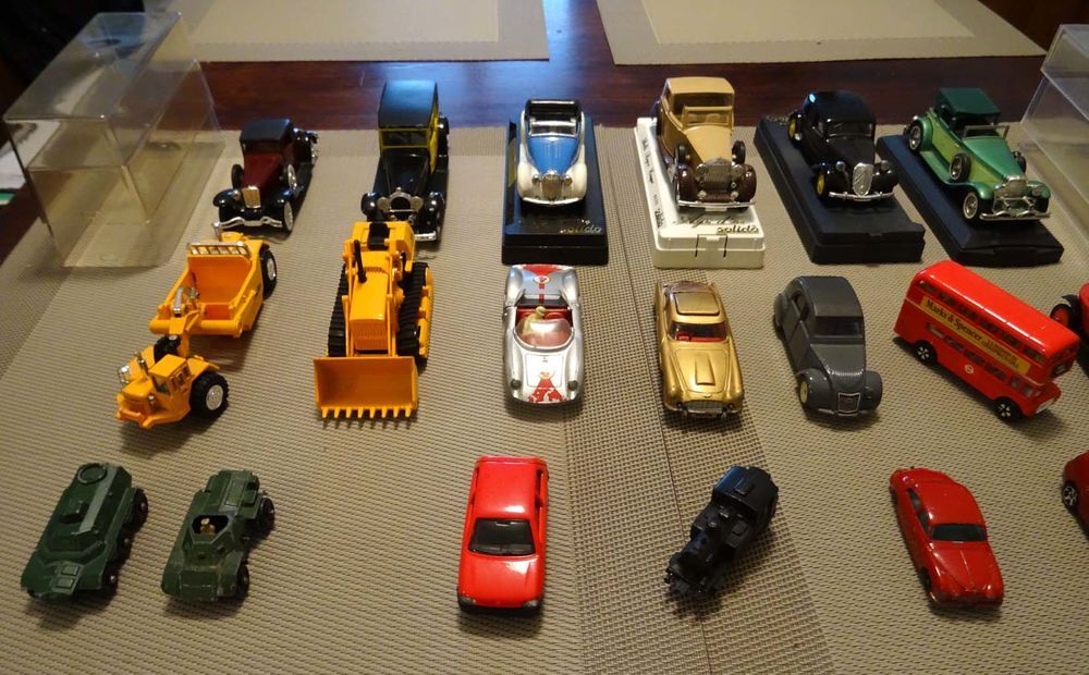 Voitures miniatures, lot de 21.TBE 