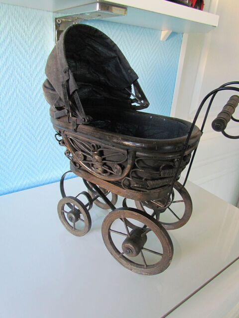 Landeau poup�e 20 Le Grau-du-Roi (30)