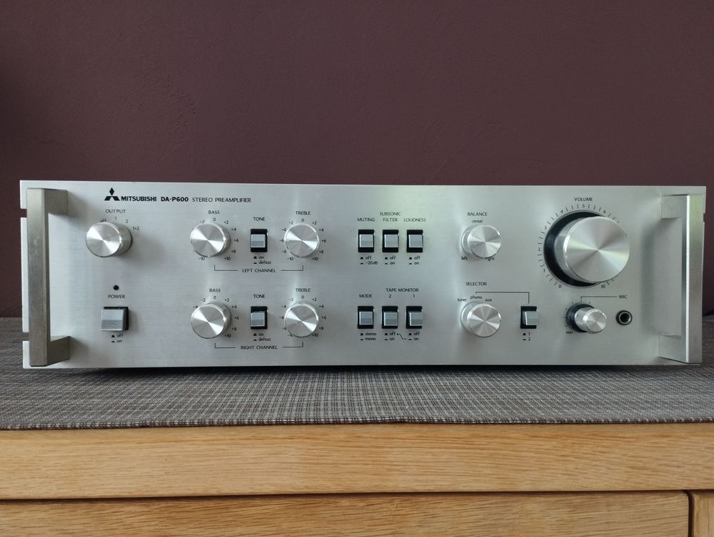 Pr&eacute;amplificateur MITSUBISHI DA P600 Audio et hifi