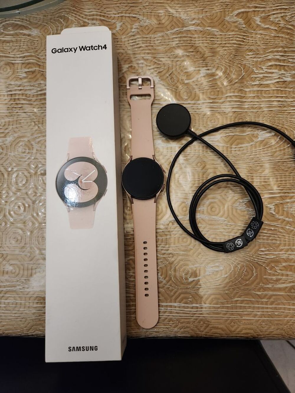 Montee GALAXY WATCH4 NEUVE Bijoux et montres