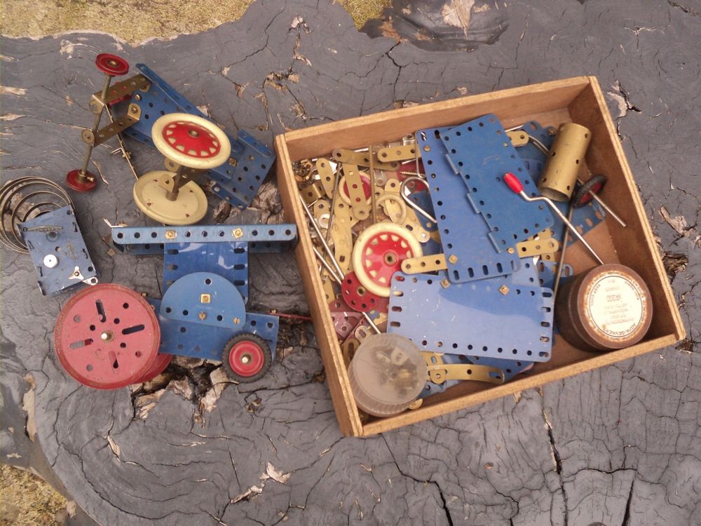 Lot Ancien Jeu Construction Meccano. Jeux / jouets