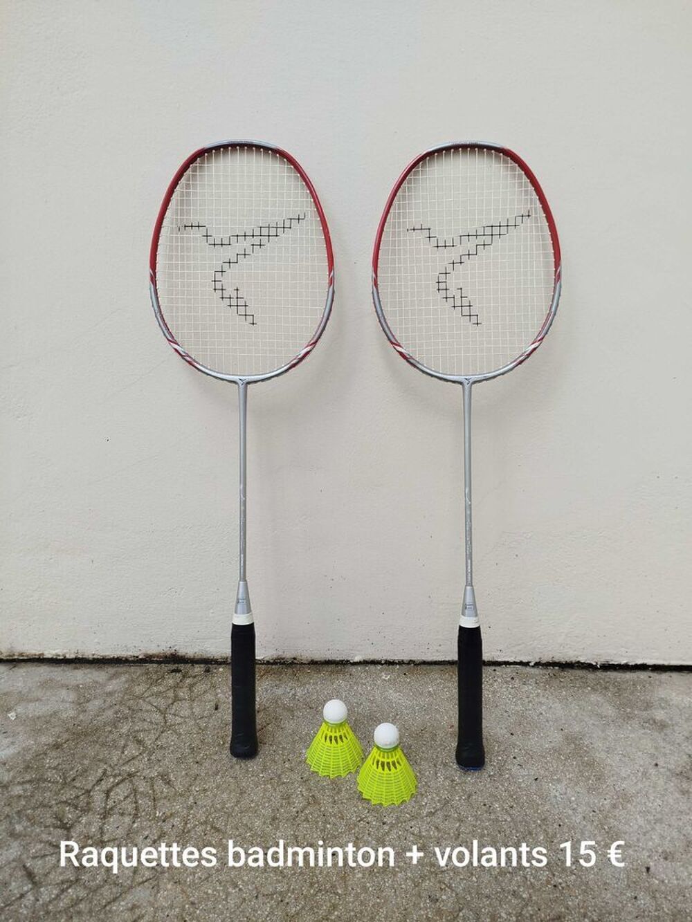 Lot de 2 raquettes de badminton de la marque PERFLY + 2 volants (TBE) Sports