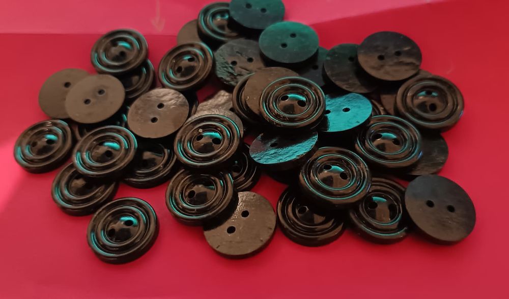 Exceptionnel Lot de 82 Boutons Vintage Noirs ? Multi-tailles Décoration
