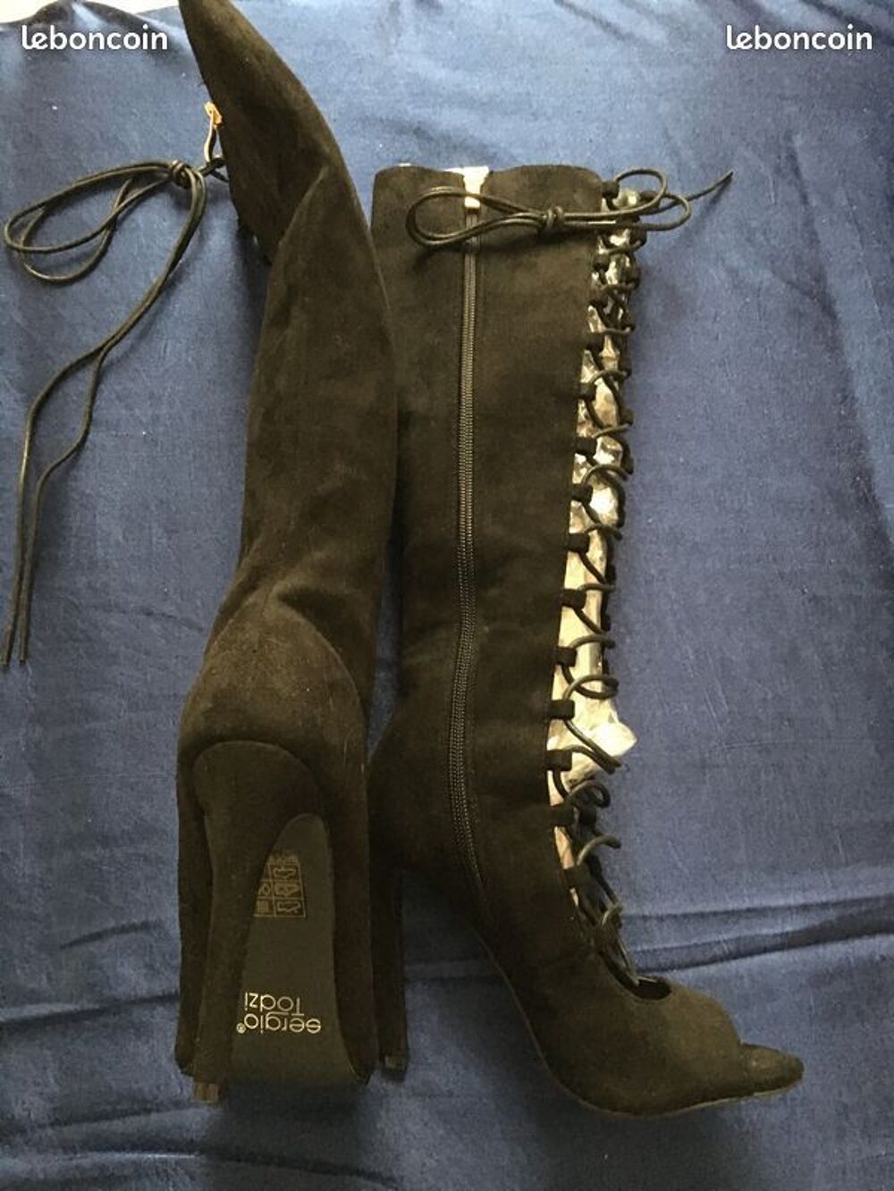 Bottes Glamour ouverte a lacet noir neuf. Chaussures
