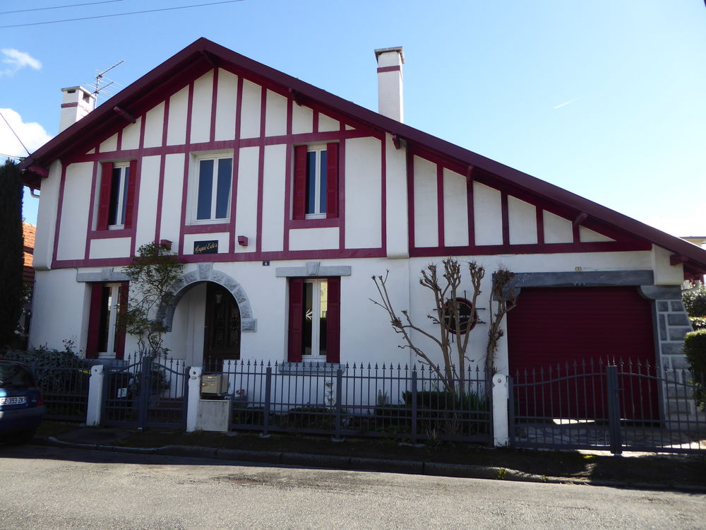 Vente Maison Maison basque de caractère avec jardin, proche commerces et Lourdes