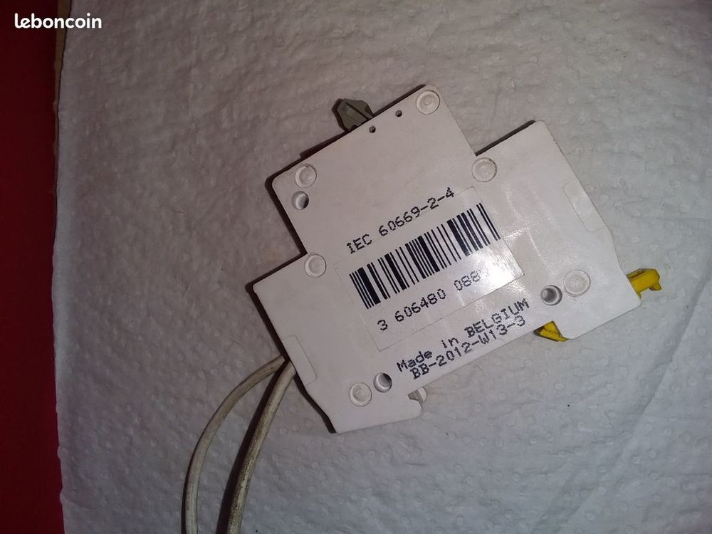 Interrupteur de commande &agrave; voyant lumineux 230V - 20A 2P 250 Bricolage