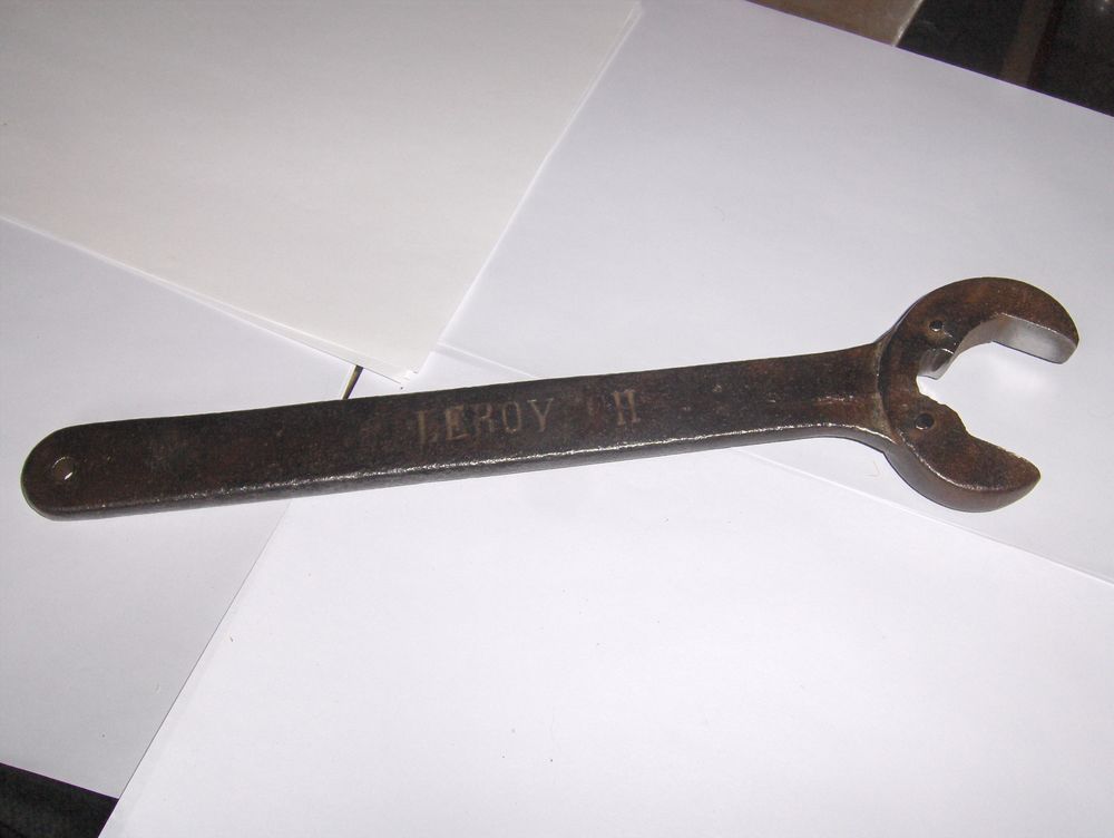 clef de m&eacute;canicien de marque LEROY CH ---- ($$)
Bricolage