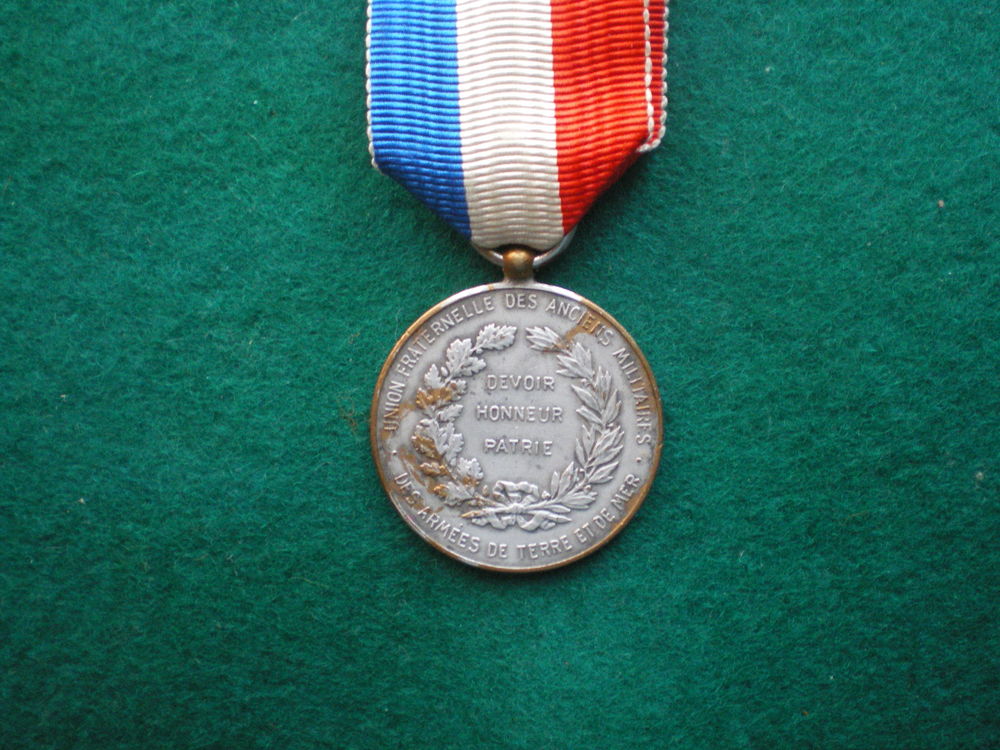 M&eacute;daille de l'union Fraternelle des Anciens Militaires. 