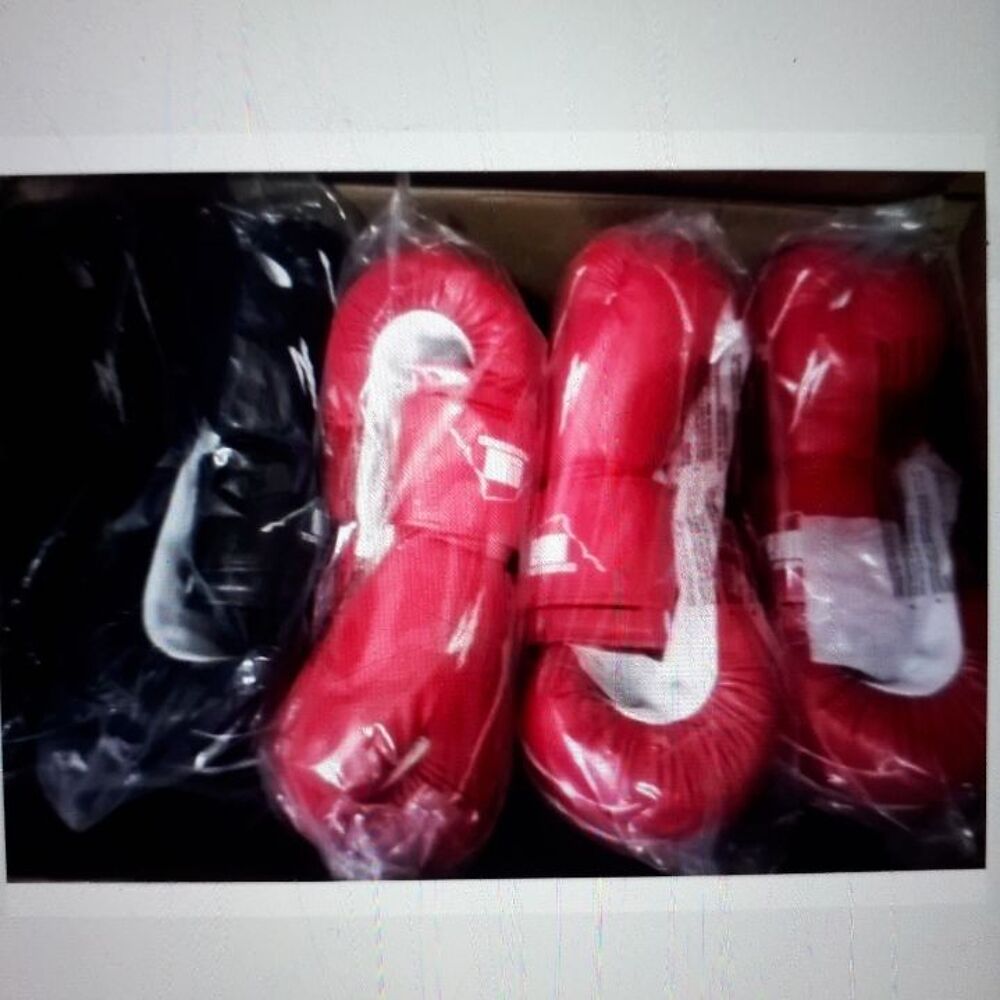 Gants de boxe neuve emball&eacute;es Sports