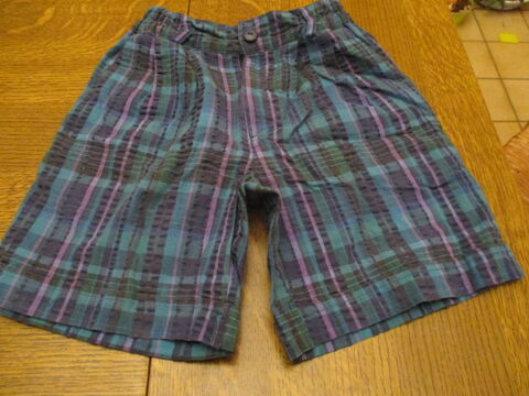 schort écossais en très bon état élastique à la taille 0 Mérignies (59)