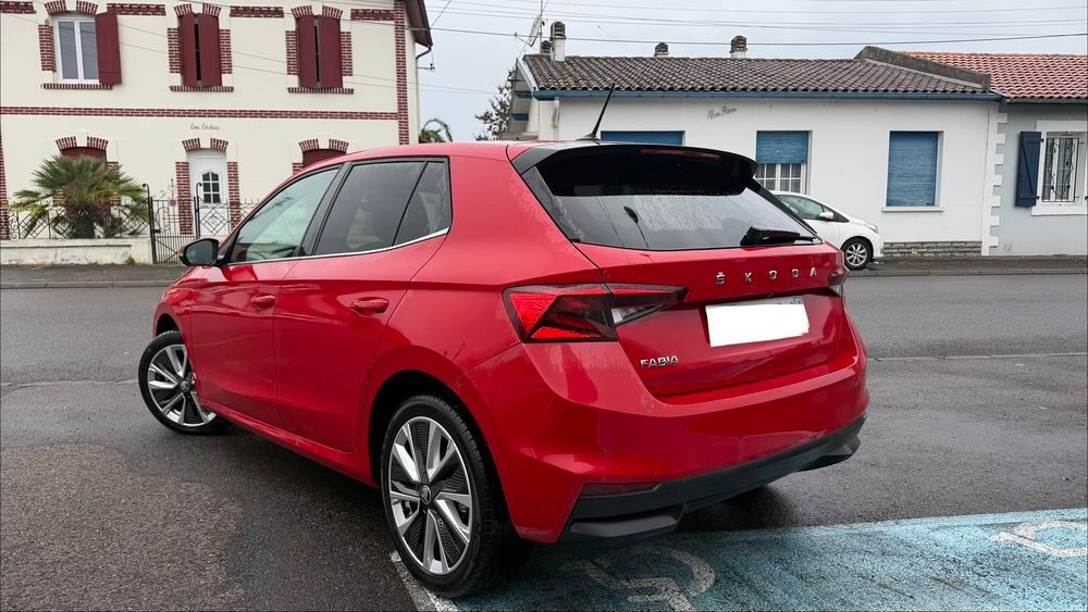 Fabia 1.0 TSI 110 ch DSG7 Ambition 2022 occasion 40100 Dax