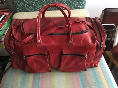 Sac de voyage en cuir rouge 30 Rueil-Malmaison (92)