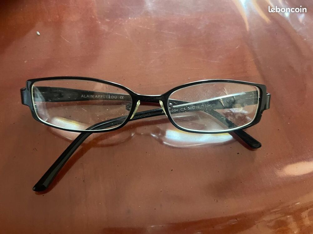 Lunettes (vue)
Bijoux et montres