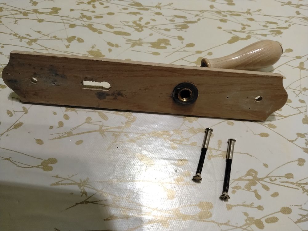 Poign&eacute;e de porte bois Bricolage
