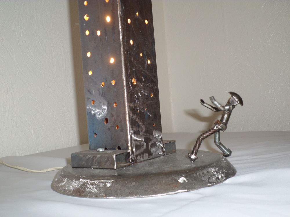 SCULPTURE LAMPE 
