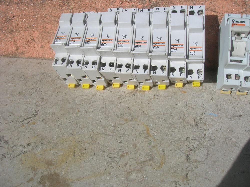 Tableau &eacute;lectrique lot de porte Fusible avec fusibles
Bricolage