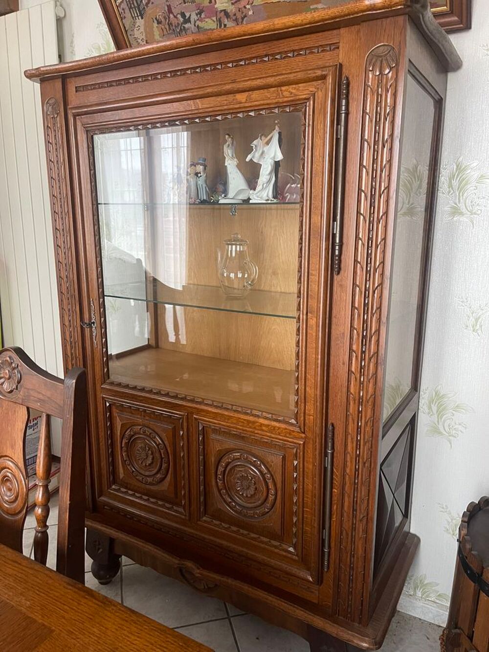 Belle salle &agrave; manger compl&egrave;te Meubles