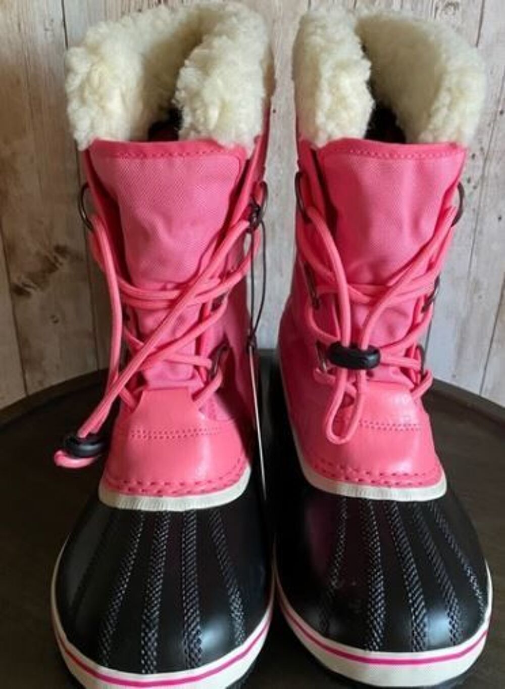 BOTTES LOLLIPOP ROSE neuves jamais port&eacute;es
Maroquinerie