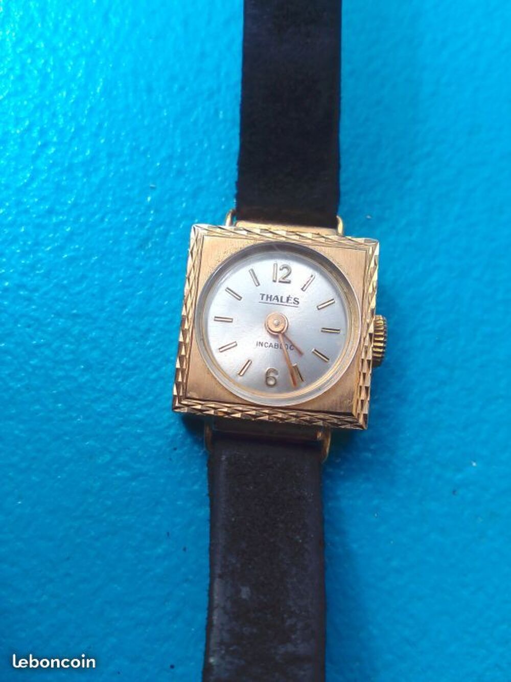 Montre de dame en or 18k Bijoux et montres