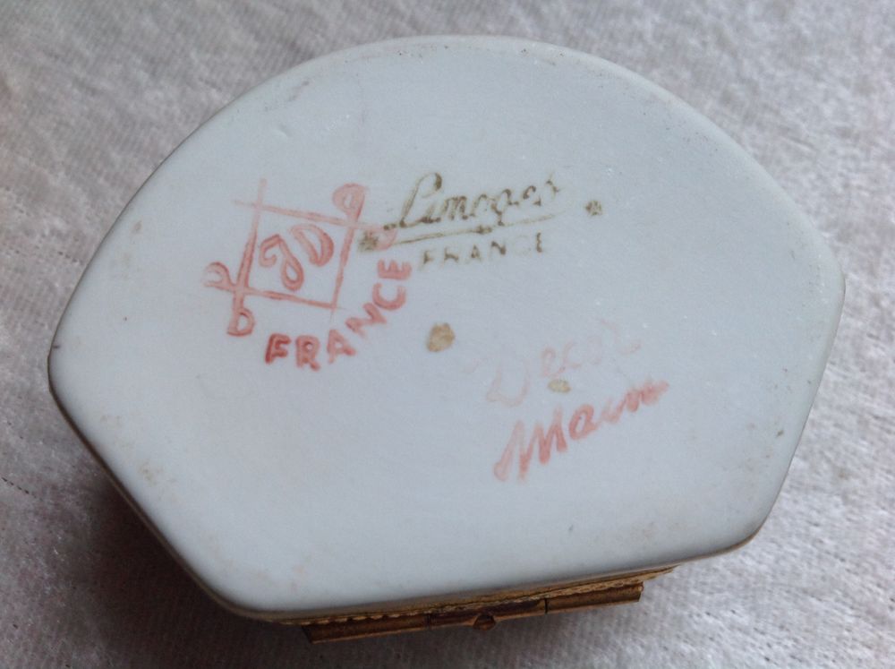 BOITE BONBONNI&Egrave;RE JD FRANCE LIMOGES D&Eacute;COR MAIN Envoi Possibl 