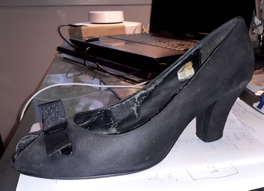 lots chaussures femme styles divers ( 35 pieces environ ) Chaussures