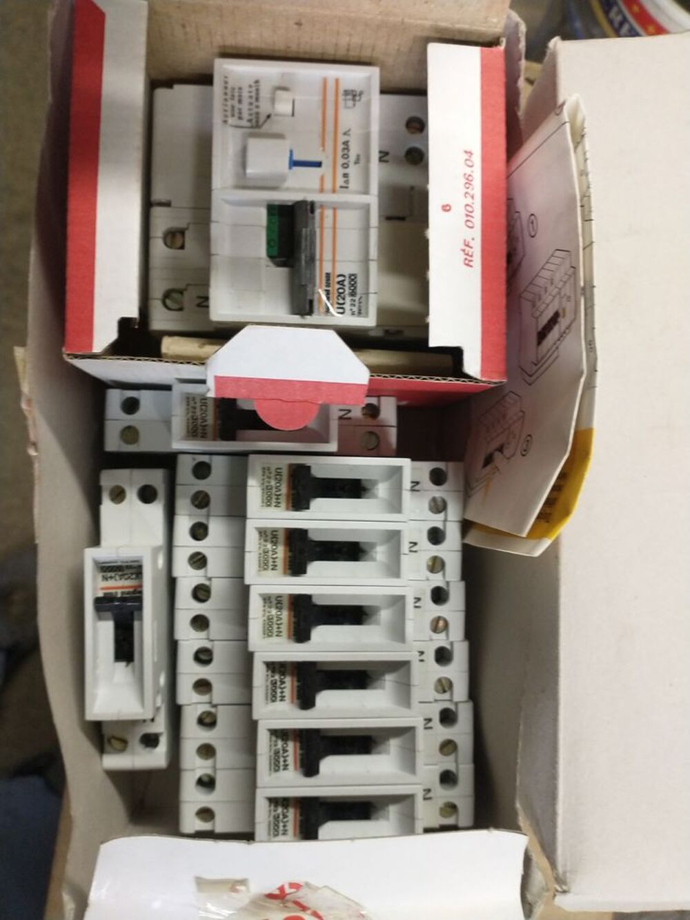 Mat&eacute;riel &eacute;lectrique divers Bricolage