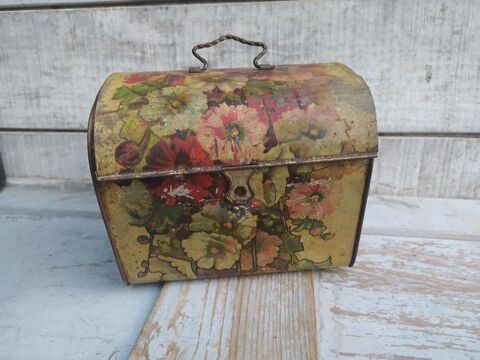 Ancienne Boite � Biscuits T�le Lithographi�e D�cor Fleurs 
38 Loches (37)