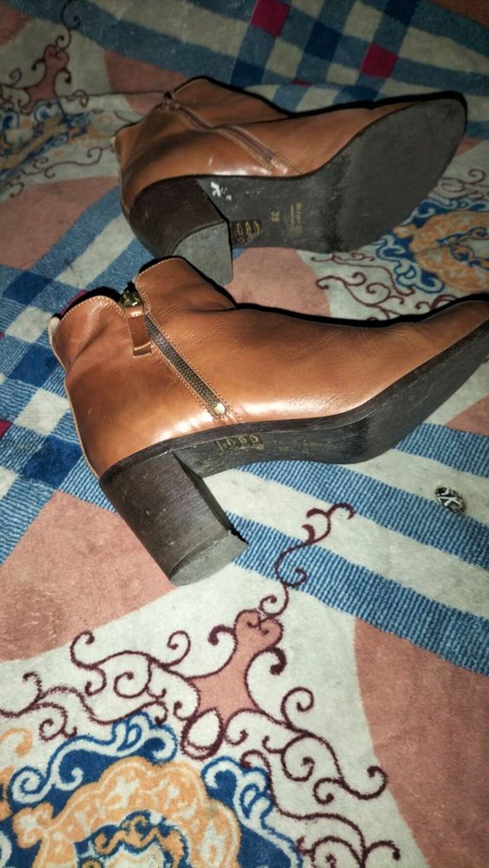 Boots zipp&eacute;e cuir Minelli pointure 39 tr&egrave;s bon &eacute;tat Chaussures