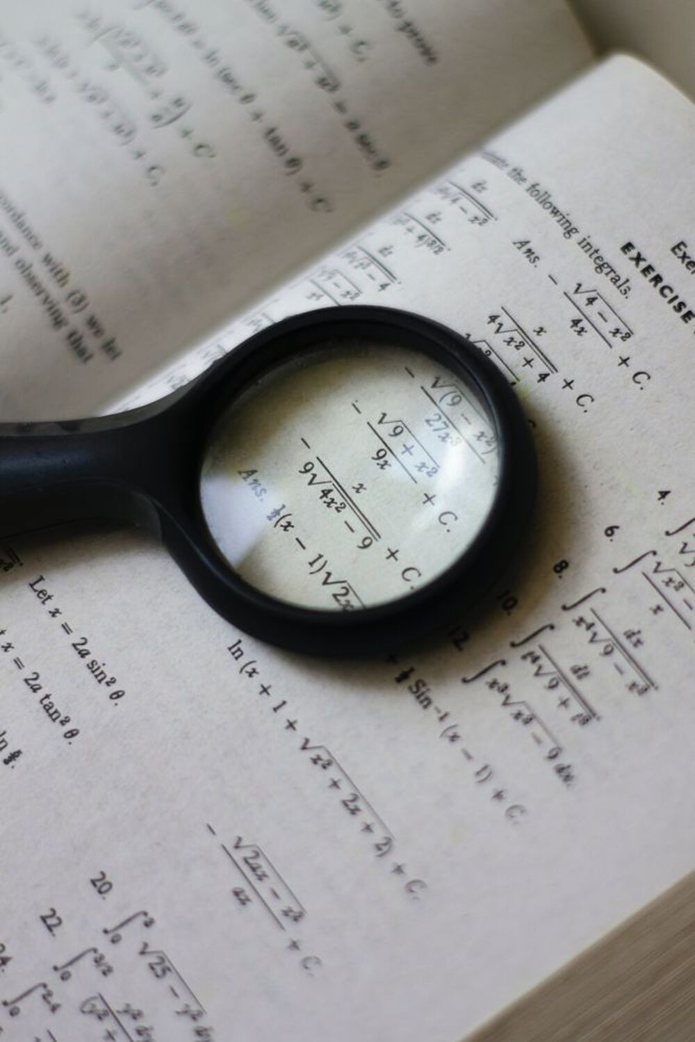   Cours de MATHS & PHYSIQUE - CHIMIE 