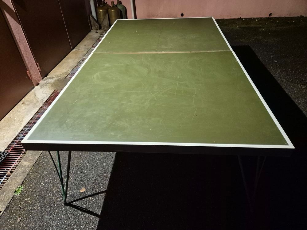 TABLE DE PING-PONG Sports
