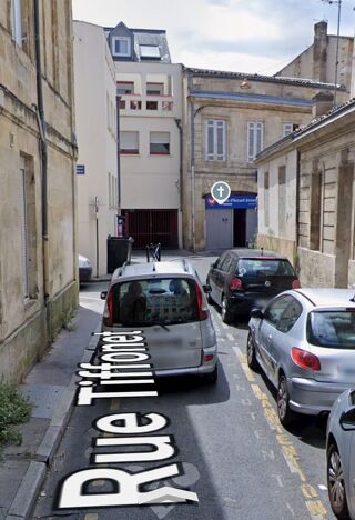  Parking / Garage à louer 12 m² Bordeaux