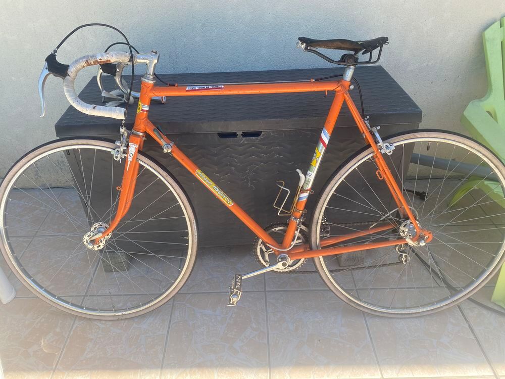 V&eacute;lo vintage collector marque JACQUES ANQUETIL
Vélos