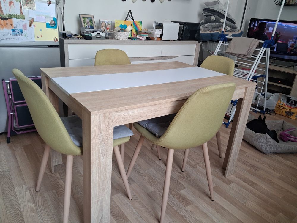 Table +4 chaises Meubles