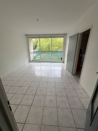  Appartement à louer 3 pièces 65 m²
