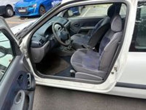 Clio II CLIO SOCIETE 1.9 D - 55 2000 occasion 95610 &Eacute;ragny