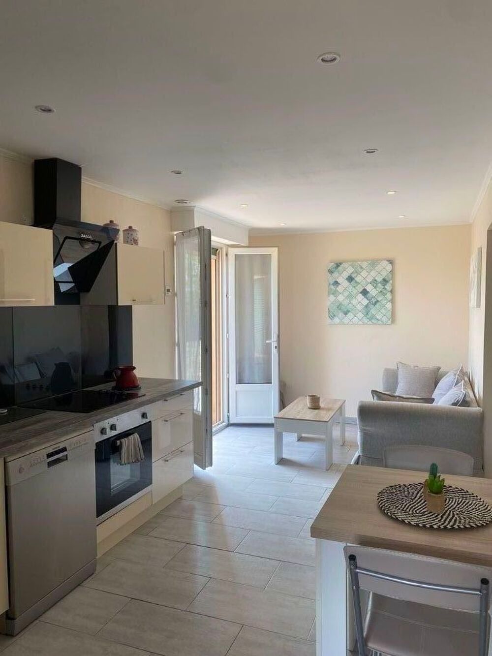 Location Appartement CABRIS  Vue mer et village F2 meublé et lumineux Cabris