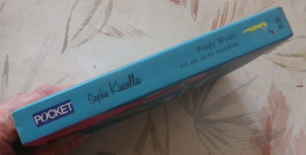 POPPY WYATT EST UN SACRE NUMERO de Sophie KINSELLA Ed Pocket Livres et BD
