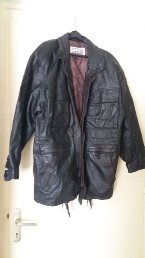 VESTE EN CUIR 30 Perpignan (66)