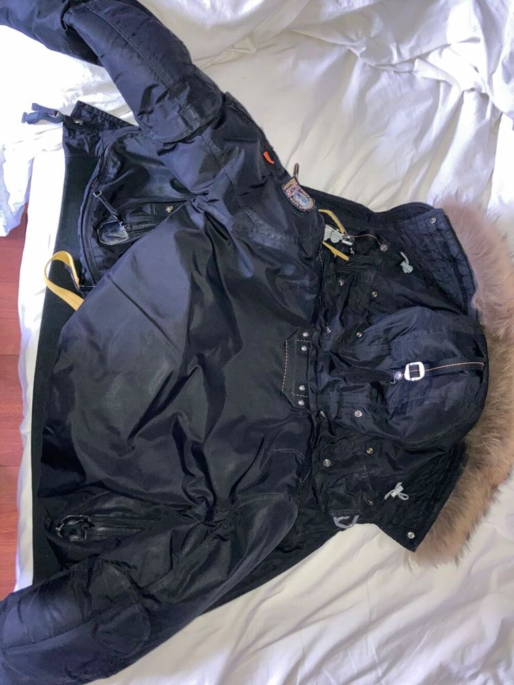 Parajumpers en tr&egrave;s bon &eacute;tat taille S en fourrure de lapin Vêtements