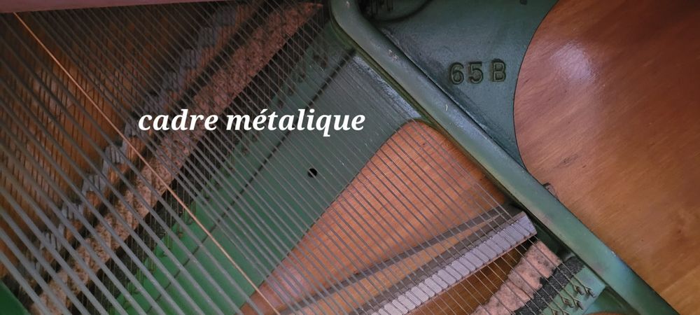 Piano droit Instruments de musique