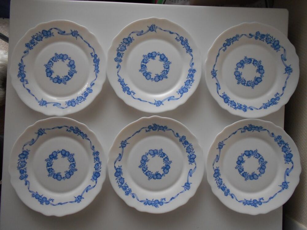 6 assiettes &agrave; desserts VINTAGE en arcopal
Décoration
